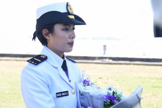 Letda Laut Salma Amalia Zakaria Layak Disebut Superwoman di TNI AL - JPNN.COM