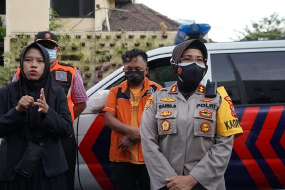 Polisi Tangkap Provokator Kericuhan Saat Penertiban PPKM di Surabaya, Oalah Ternyata - JPNN.COM
