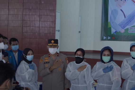 BEM Nusantara Bersinergi dengan DPR & Polri Lakukan Vaksinasi Massal - JPNN.COM