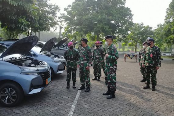 TNI AL Serahkan 203 Kendaraan Dinas Tahun 2021 untuk Mendukung Kinerja Satuan - JPNN.COM