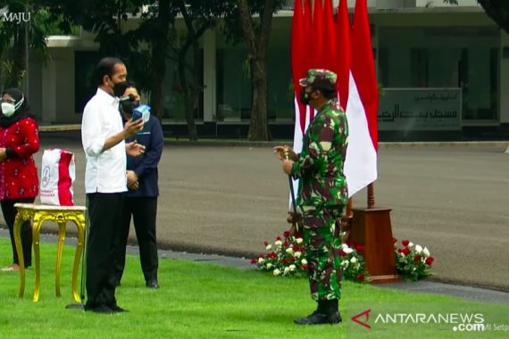 Marsekal Hadi: Bapak Presiden Memerintahkan TNI Mendistribusikan Paket Obat-obatan kepada Masyarakat - JPNN.COM