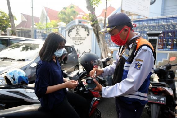 Aturan Baru soal Parkir, Seluruh Warga Surabaya Harus Tahu - JPNN.COM