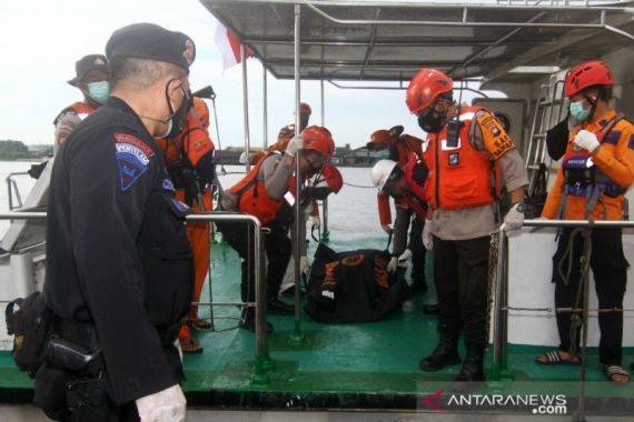 39 Nelayan Masih Hilang, Tim Gabungan SAR Memperluas Area Pencarian - JPNN.COM