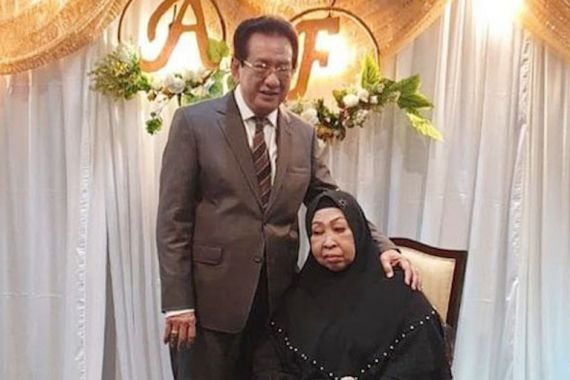 Anwar Fuady Mengenang Kebaikan Sang Istri, Begini Katanya - JPNN.COM