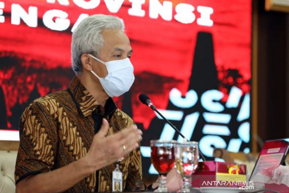 Ganjar Pranowo: Pemerintah Pusat Harus Mendengarkan Suara Masyarakat - JPNN.COM