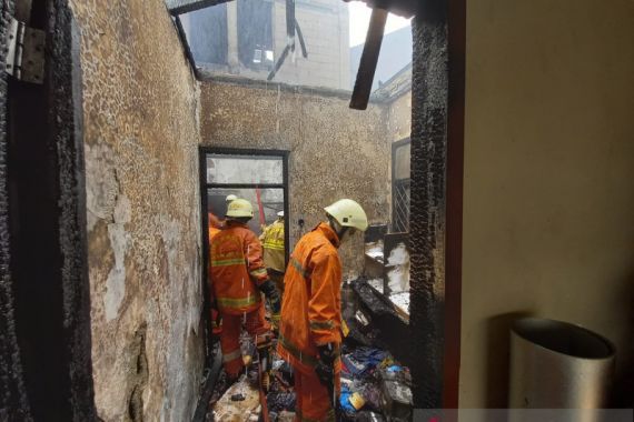 Kebakaran di Pesanggrahan, 6 Orang Luka Bakar - JPNN.COM