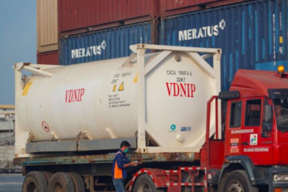 VDNIP Donasikan 7 Iso Tank dan 1.000 Tabung Oksigen kepada Pemerintah - JPNN.COM