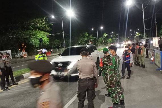 Jangan Kaget, Ada Petugas Gabungan di Jembatan Suramadu Sisi Surabaya - JPNN.COM