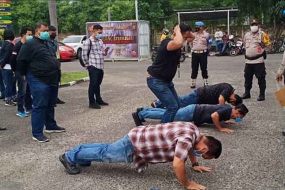 Banyak Polisi Disetrap di Halaman Mapolrestabes, Kompol Agustan: Ini Perintah Kapolda - JPNN.COM