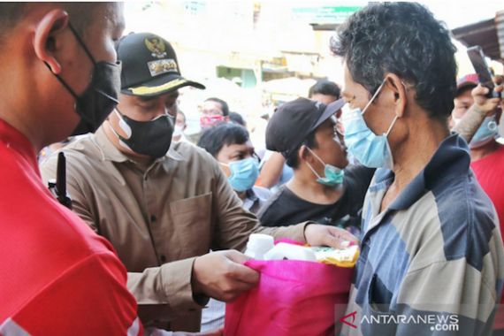 Pemko Medan Salurkan 139.000 Paket Sembako Kepada Warga Terdampak PPKM - JPNN.COM