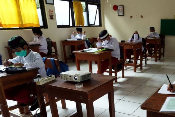 Sekolah di Bali Siap PTM, Tunggu Instruksi Kepala Daerah - JPNN.COM