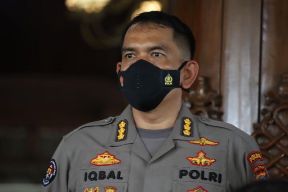 Polisi Temukan Foto Ini di HP Aktivis Khilafatul Muslimin Cirebon Raya - JPNN.COM