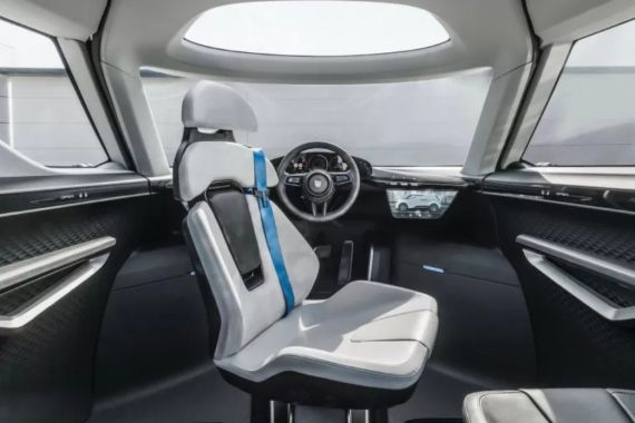 Mengintip Interior Porsche Vision, Mobil Otonom Tetap Pakai Setir - JPNN.COM