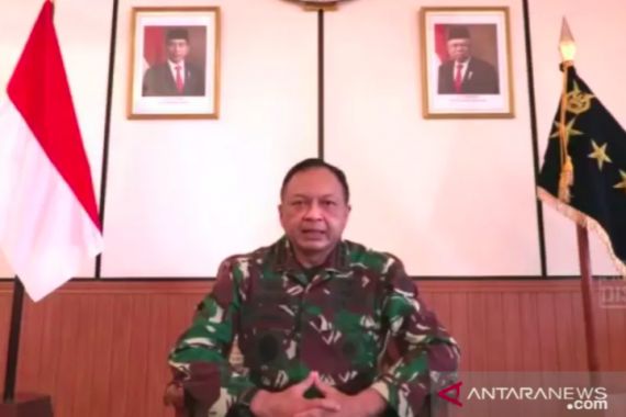Buntut Oknum TNI AU Injak Kepala Warga Papua, Kasau Copot Dua Komandan Ini - JPNN.COM