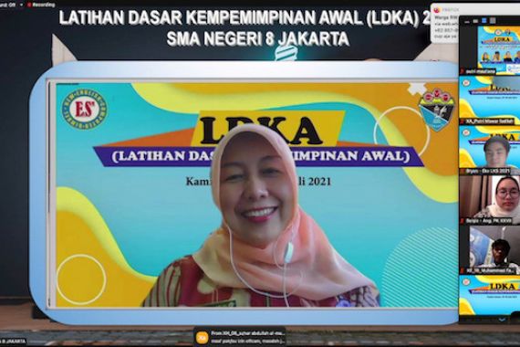 SMA 8 Jakarta Gelar LDKA, Kepsek Sampaikan 5 Hal Penting untuk Jadi Pemimpin - JPNN.COM