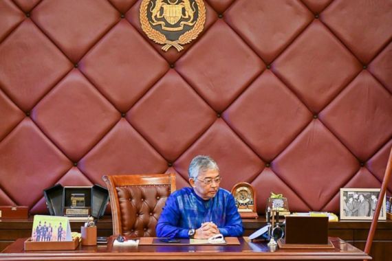 Raja Al-Sultan Abdullah Sedih Pemerintah Malaysia Cabut Peraturan Darurat - JPNN.COM