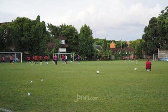 Penuhi Standart FIFA, Bali United Tak Sabar Jajal Rumput Lapangan Trisakti Legian - JPNN.COM