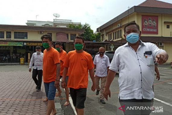 5 Pelaku Penyiraman Air Keras Terhadap Persada Bhayangkara Ditangkap, Tuh Tampangnya - JPNN.COM