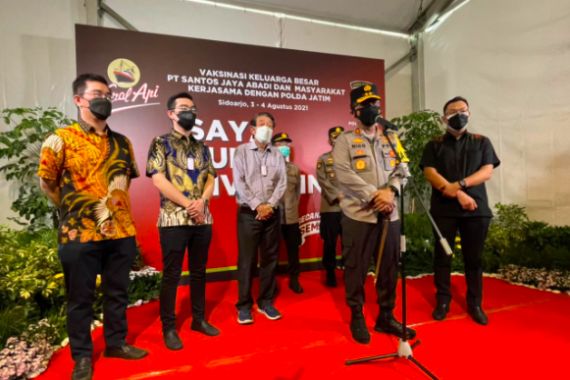 Gandeng Polda Jawa Timur, PT Santos Jaya Abadi Gelar Vaksinasi untuk Karyawan - JPNN.COM