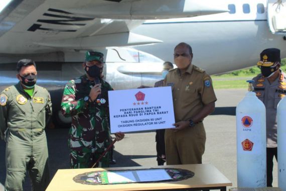 Kodam Kasuari Dapat Bantuan Alkes Dari Panglima TNI - JPNN.COM