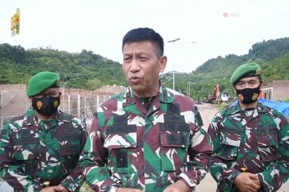 Rumah Prajurit TNI yang Runtuh di Mamuju Kini Dibangun Lagi - JPNN.COM