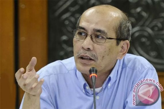 Faisal Basri: Jokowi Menghadiahi Rakyat dengan Inflasi - JPNN.COM