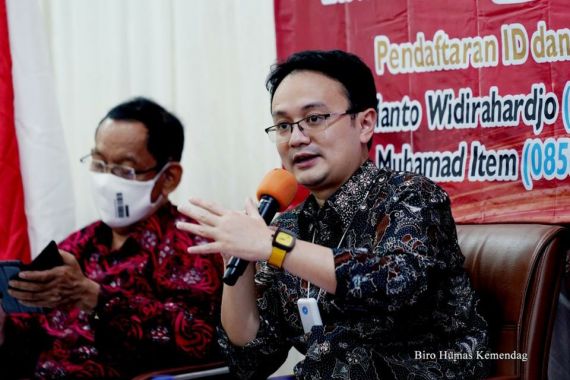 Lihat, Wamendag Jerry Sambuaga Pakai Jam Tangan Buatan Anak Bandung - JPNN.COM