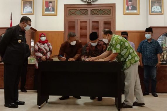 2 Parpol Bersaing Memperebutkan Kursi Calon Wakil Bupati Tulungagung - JPNN.COM