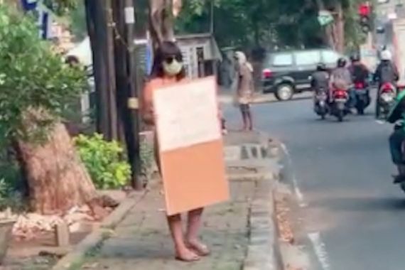 Dinar Candy Stres, Nekat Berbikini di Jalan, Reza: Periksakan Saja Kondisi Mentalnya - JPNN.COM