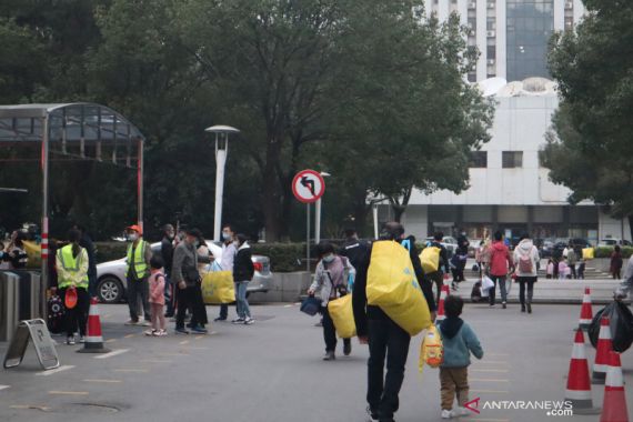 Wuhan Dilanda Kepanikan, Warga Serbu Pusat Perbelanjaan dan Timbun Makanan - JPNN.COM