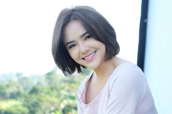Amanda Manopo Ajak Masyarakat Belajar Bahasa Asing Lewat U-Dictionary - JPNN.COM