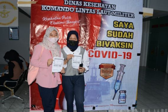 Kolinlamil TNI AL Tetap Siaga Melayani Vaksin Kepada Masyarakat - JPNN.COM
