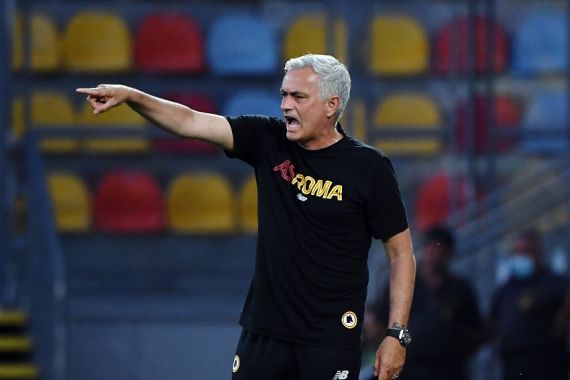 Diwarnai Empat Kartu Merah, Jose Mourinho Rasakan Kekalahan Perdana dengan AS Roma - JPNN.COM