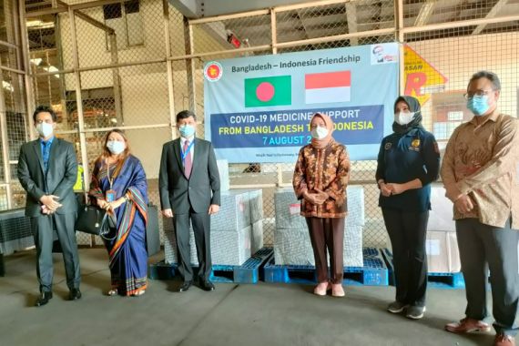 Tak Kalah dengan Negara Tajir, Bangladesh Juga Kirim Bantuan Obat COVID-19 ke Indonesia - JPNN.COM