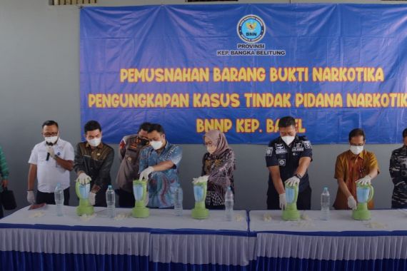 Sinergi Bea Cukai Pangkalpinang dan BNNP Tindak Narkotika 1.150 Gram di Kabupaten Bangka Tengah - JPNN.COM