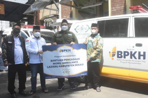 BPKH dan NU Care-Lazisnu Serahkan Ambulans untuk Tiga Kabupaten - JPNN.COM