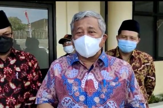 M Nuh Jelaskan Alasan Ketum MUI Kiai Miftachul Akhyar Dirujuk ke Surabaya, Mohon Doanya - JPNN.COM