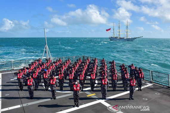 Dua Kapal Perang Siaga Penuh di Laut Arafuru, Misinya Sangat Jelas! - JPNN.COM