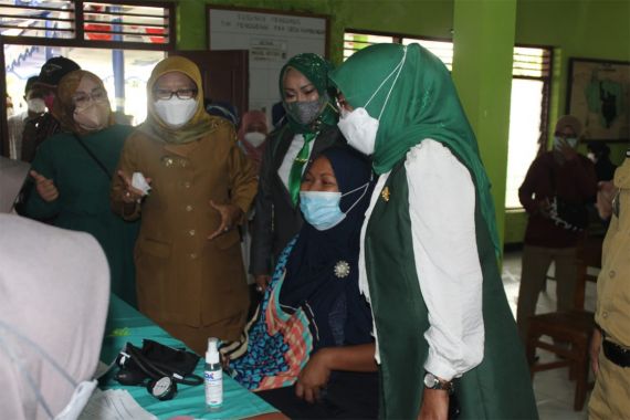 Nur Nadlifah Gelar Safari Vaksinasi Indonesia Bangkit di Jawa Tengah - JPNN.COM