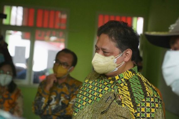 Kebut Vaksinasi di Lampung, Menko Airlangga Siapkan 1,5 Juta Dosis Vaksin - JPNN.COM