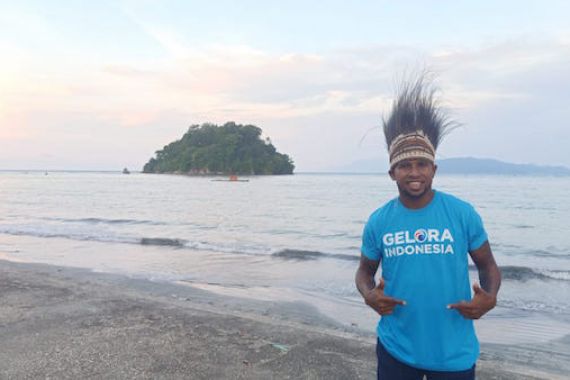 Eks Pemain Timnas asal Papua Okto Maniani Terjun ke Politik, Kini Gabung Partai Gelora - JPNN.COM
