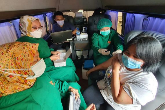 Percepat Herd Immunity, BIN Gelar Vaksinasi Keliling di Medan - JPNN.COM
