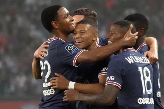 Suporter PSG Menyerang Kylian Mbappe - JPNN.COM