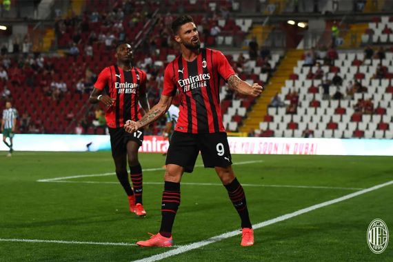 AC Milan Gagal Wujudkan Duet Striker Gaek, Zlatan Ibrahimovic dan Olivier Giroud - JPNN.COM