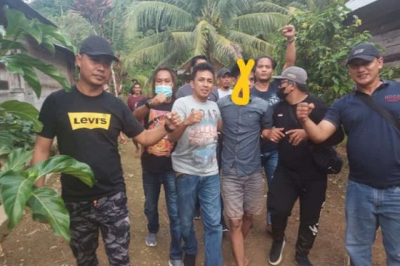 Pembacok Anggota Reskrim Ditangkap, Polisi Harus Masuk Hutan 3 Hari - JPNN.COM