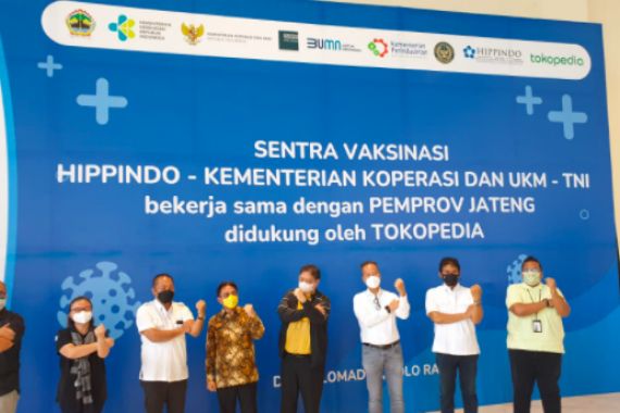 Menko Airlangga: Sentra Vaksinasi Harus Disiplin Terapkan Protokol Kesehatan - JPNN.COM