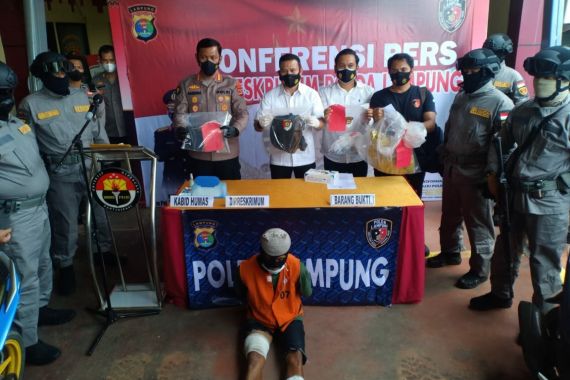 RS Habisi Nyawa Mbak NA Secara Sadis, Polisi Tak Beri Ampun, Kedua Kakinya Kini Diperban - JPNN.COM