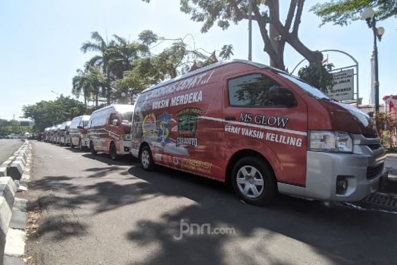 Polrestabes Surabaya Meluncurkan 24 Mobil untuk Percepatan Vaksinasi - JPNN.COM