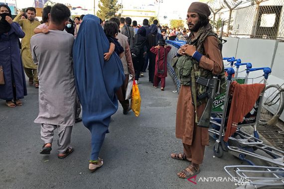 Taliban Kuasai Afghanistan, Penyelundup Manusia dan Aparat Busuk Ambil Keuntungan - JPNN.COM
