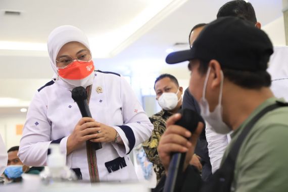 Kemenaker-BPJS Ketenagakerjaan Gelar Vaksinasi Bagi Buruh, CPMI, dan CPLN - JPNN.COM